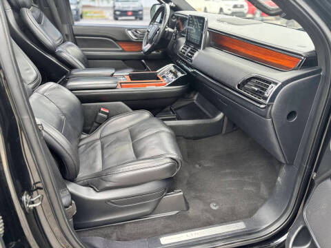 2018 Lincoln Navigator Select