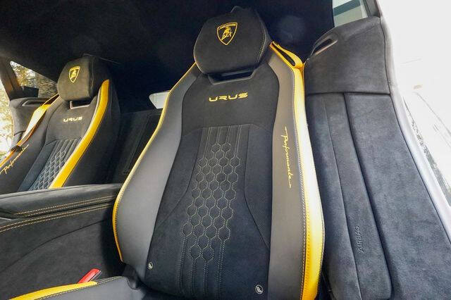 2023 Lamborghini Urus Performante