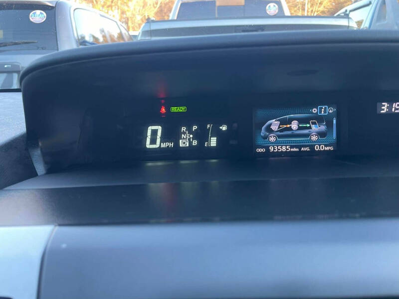 2015 Toyota Prius v Three