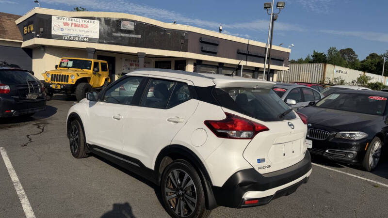 2018 Nissan Kicks SR
