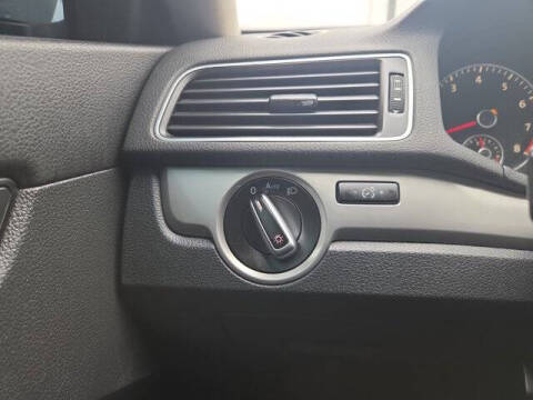 2015 Volkswagen Passat 1.8T Wolfsburg Edition