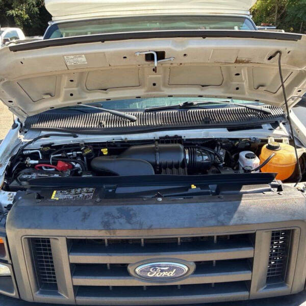 2011 Ford E-Series E-350 SD