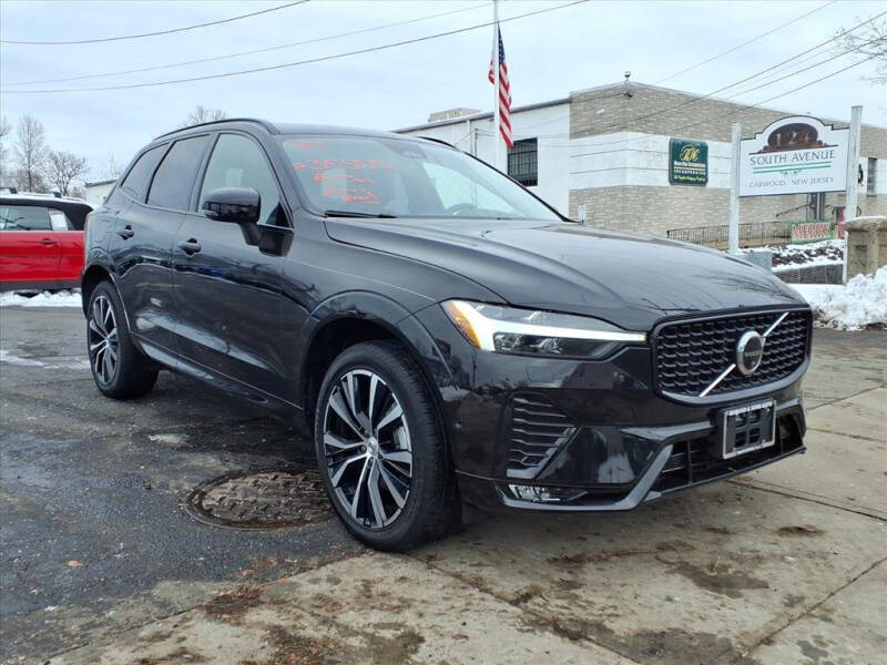 2025 Volvo XC60 B5 Plus Dark Theme