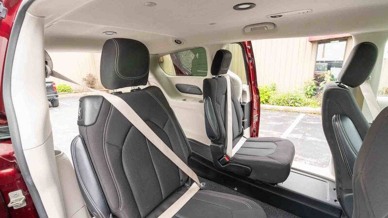 2022 Chrysler Voyager LX