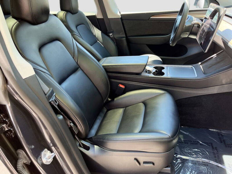2025 Tesla Model Y Long Range