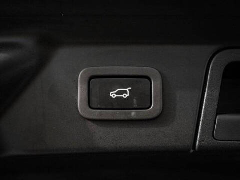 2022 Land Rover Range Rover Velar P250 R-Dynamic S