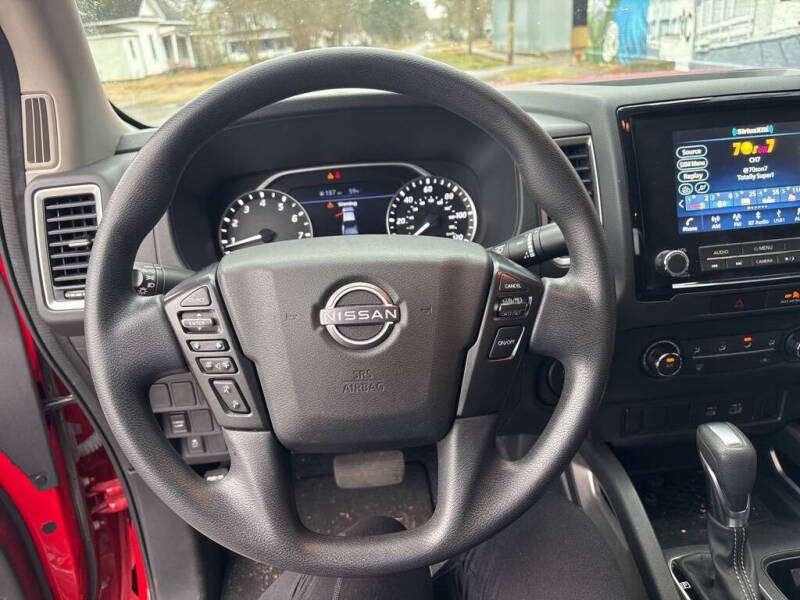 2022 Nissan Frontier SV