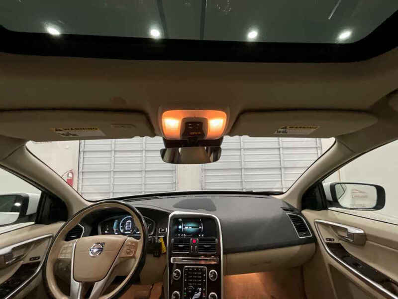 2016 Volvo XC60 T5 Platinum