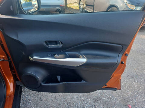 2019 Nissan Kicks SR