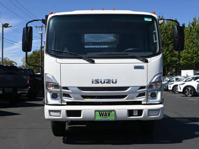 2024 Isuzu NPR-HD