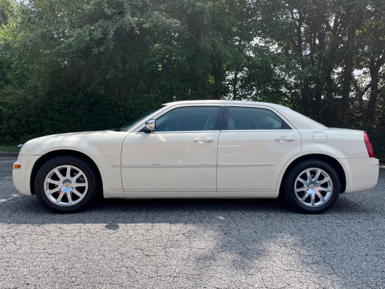 2009 Chrysler 300 for sale at Megamotors JRD in Alpharetta, GA