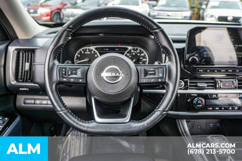 2024 Nissan Pathfinder SL