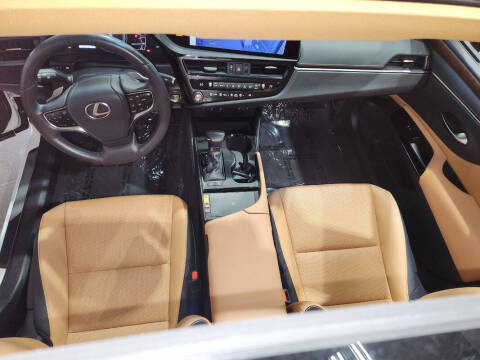 2023 Lexus ES 300h