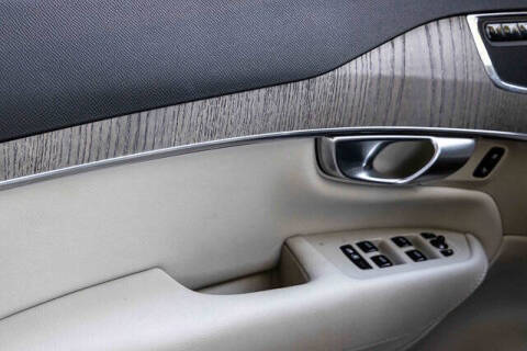 2024 Volvo XC90 B5 Plus Bright Theme