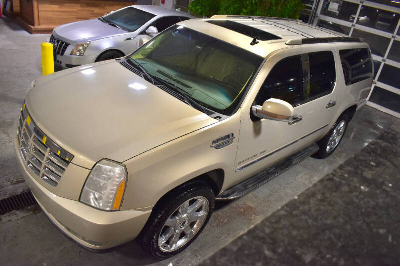 2011 Cadillac Escalade ESV Luxury