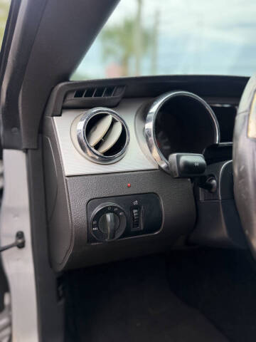 2006 Ford Mustang GT Deluxe