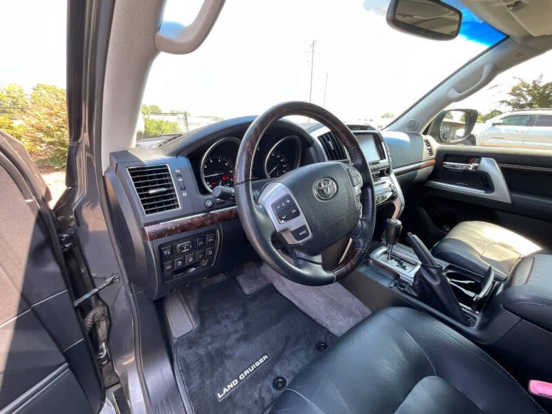 2013 Toyota Land Cruiser