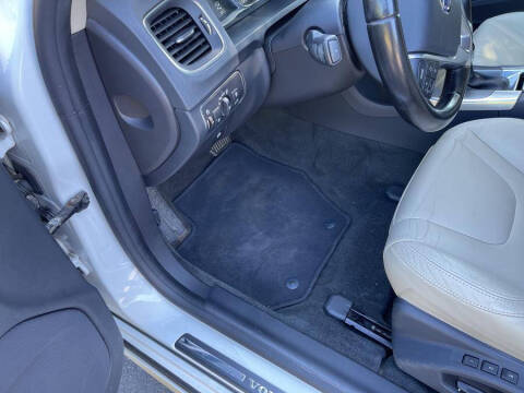 2015 Volvo V60 Cross Country T5