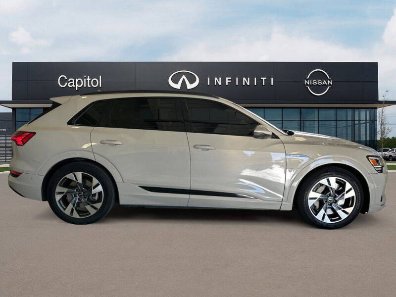 2021 Audi e-tron quattro Premium