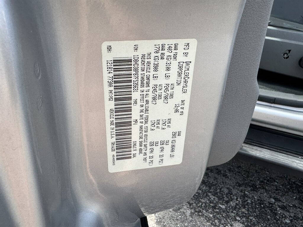 Silver 2007 Dodge Durango SXT SXT 4dr SUV 29