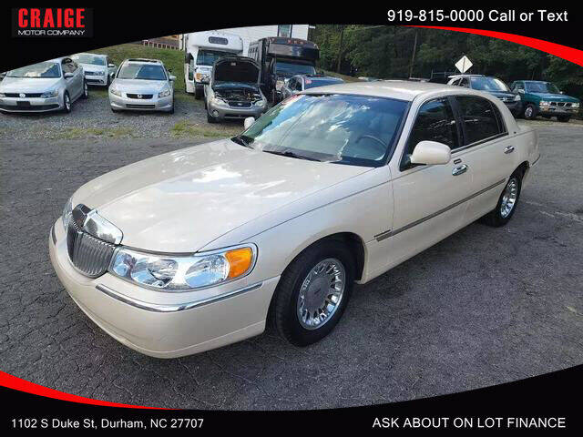 2000 Lincoln Town Car for sale at CRAIGE MOTOR CO in Durham NC