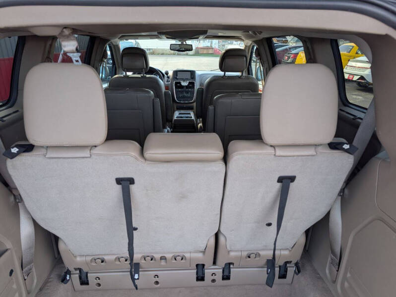 2015 Chrysler Town and Country Touring-L