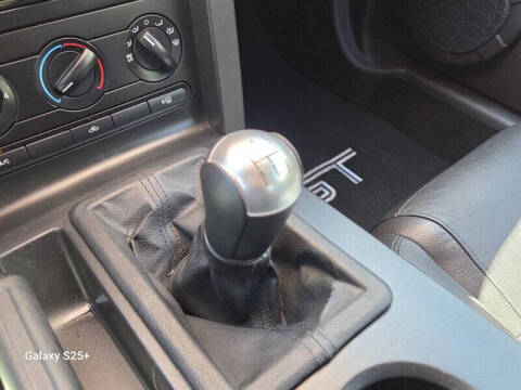 2006 Ford Mustang GT Deluxe