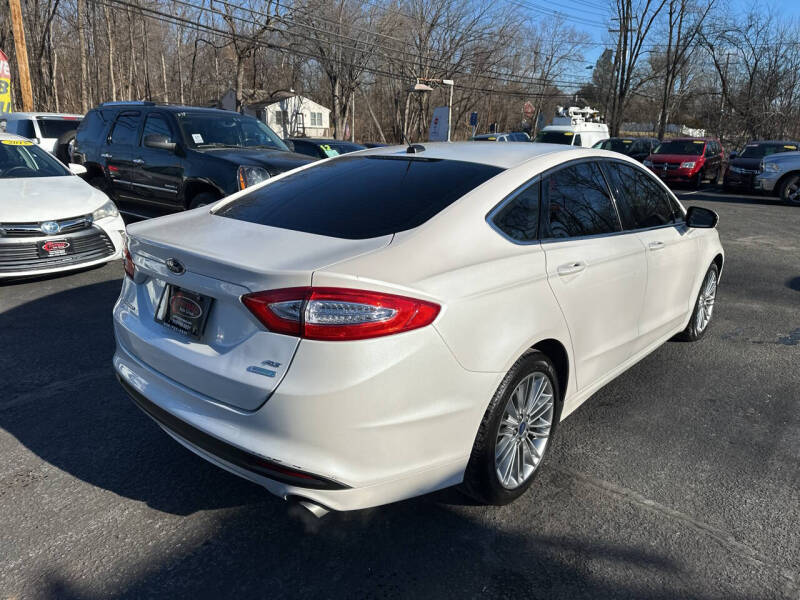 2014 Ford Fusion SE photo 5