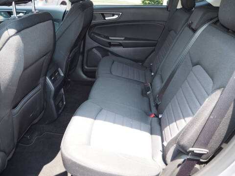 2020 Ford Edge SE