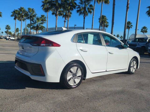 2022 Hyundai Ioniq Hybrid SE