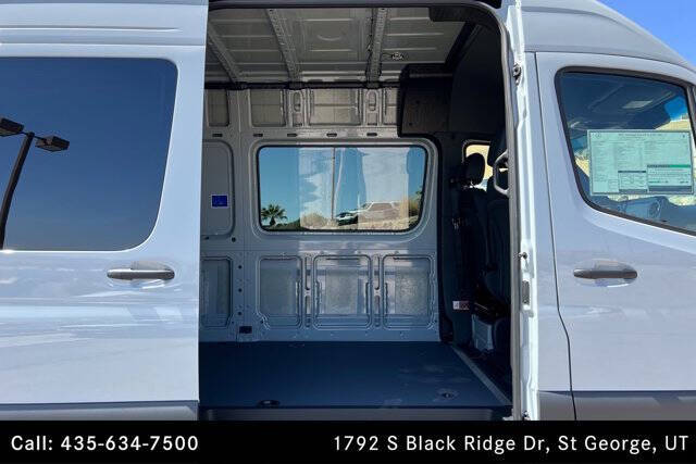 2025 Mercedes-Benz Sprinter