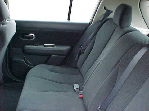 2011 Nissan Versa 1.8 S