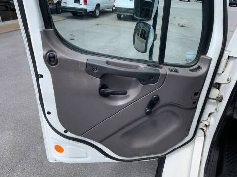 2015 Freightliner M2 106