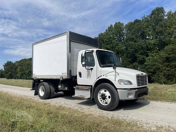 2015 Freightliner M2 106