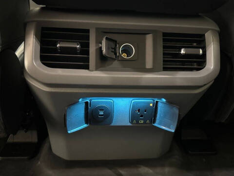 2025 Ford F-150 Lightning Pro