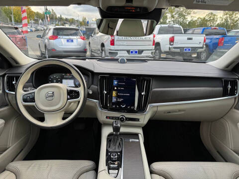 2018 Volvo V90 Cross Country T6