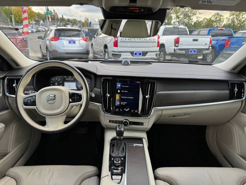 2018 Volvo V90 Cross Country T6