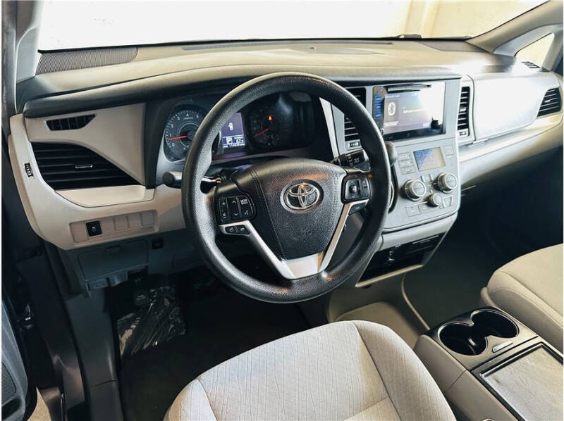 2017 Toyota Sienna