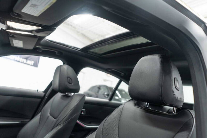 2025 BMW 3 Series 330i xDrive