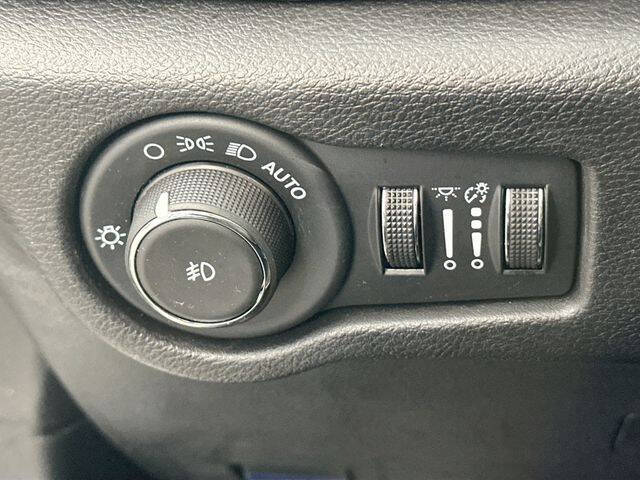 2024 Chrysler Pacifica Plug-In Hybrid Select
