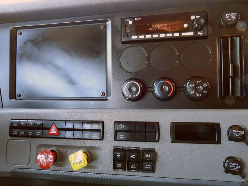 2022 Freightliner Cascadia