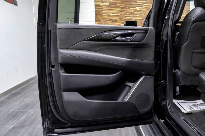 2018 Cadillac Escalade ESV Platinum