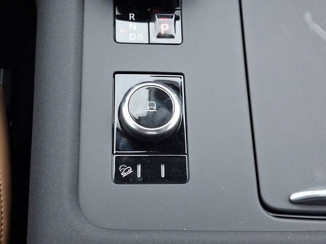 2025 Land Rover Discovery P360 Metropolitan