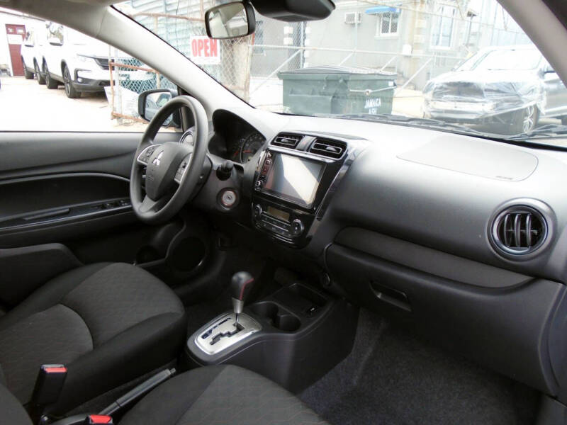 2024 Mitsubishi Mirage ES