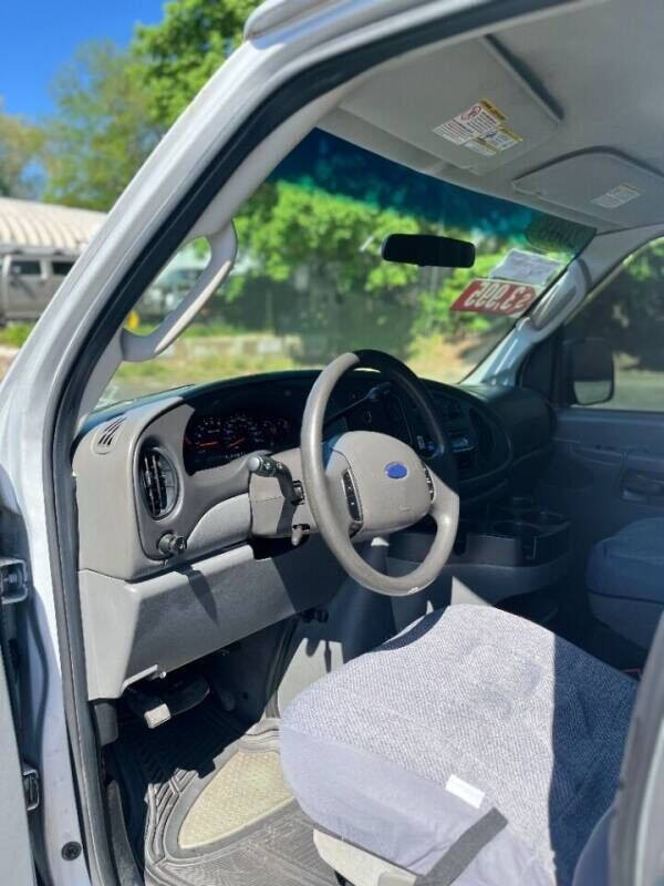 2008 Ford E-Series E-350 SD XLT