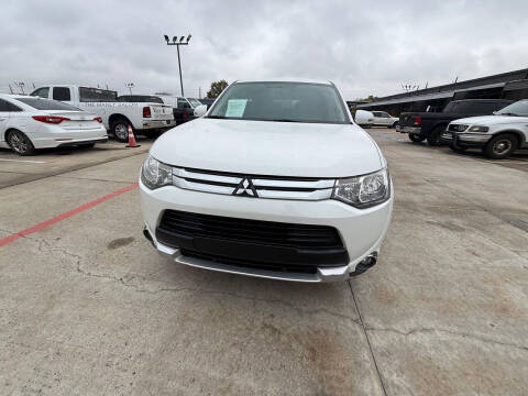 2015 Mitsubishi Outlander SE
