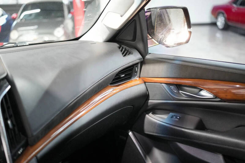 2017 Cadillac Escalade Luxury