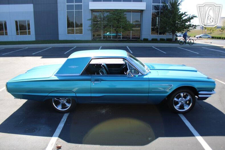 1965 Ford Thunderbird