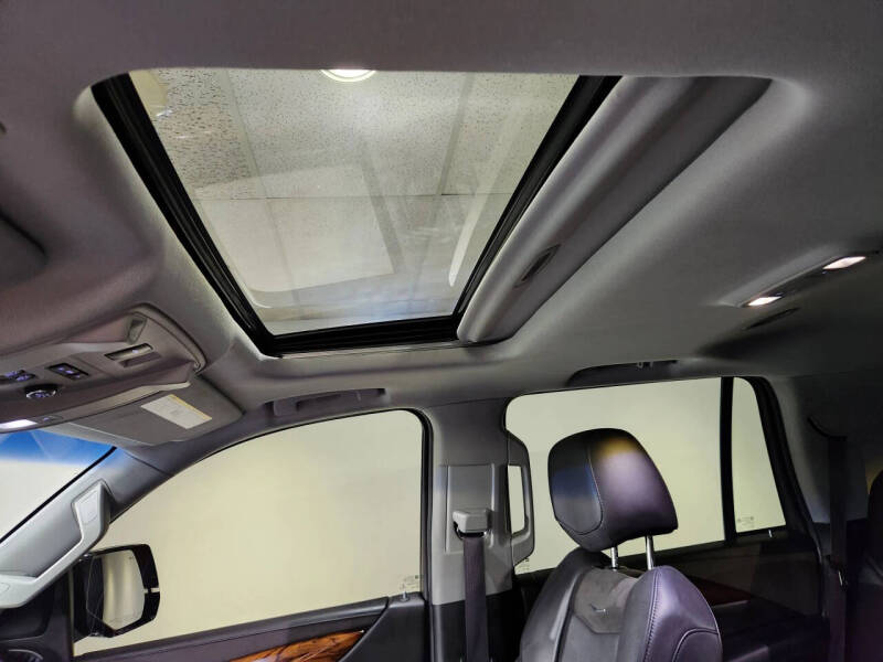 2017 Cadillac Escalade Luxury