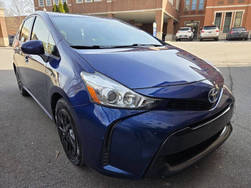 2016 Toyota Prius v Three